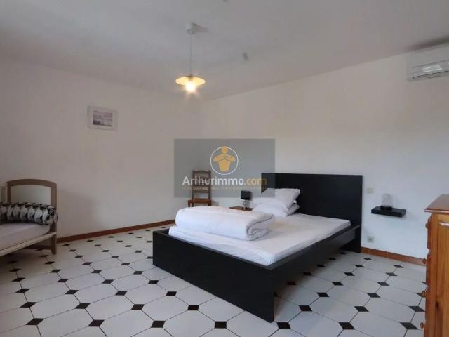 Location Appartement 4 pièces 109 m2 à Rustrel