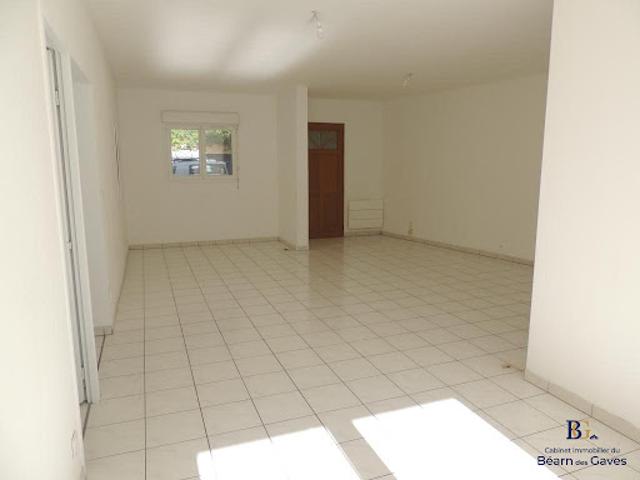 Location Appartement 4 pièces 110.66 m2 Salies de bearn