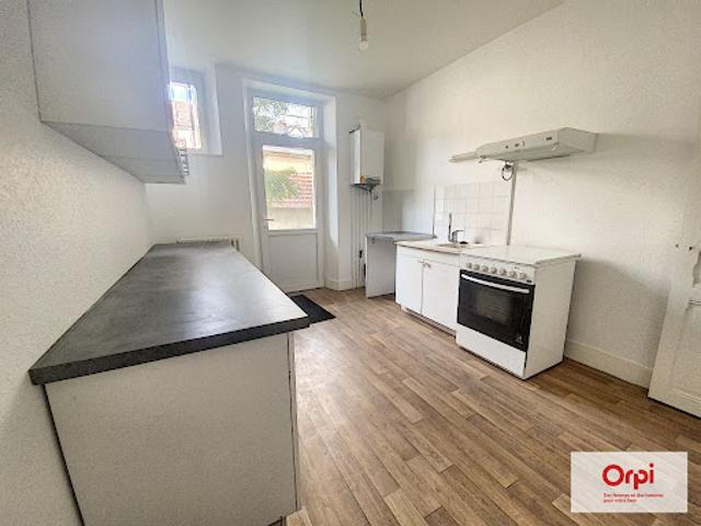 Location Appartement 4 pièces 110.79 m2 Montluçon