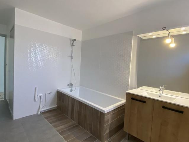 Location Appartement 4 pièces 110m² MONTPELLIER 34090