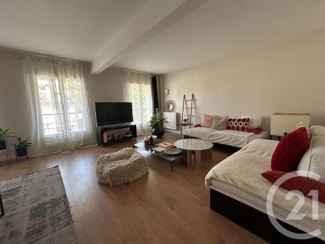 Location Appartement 4 pièces 110m² FONTAINEBLEAU 77300