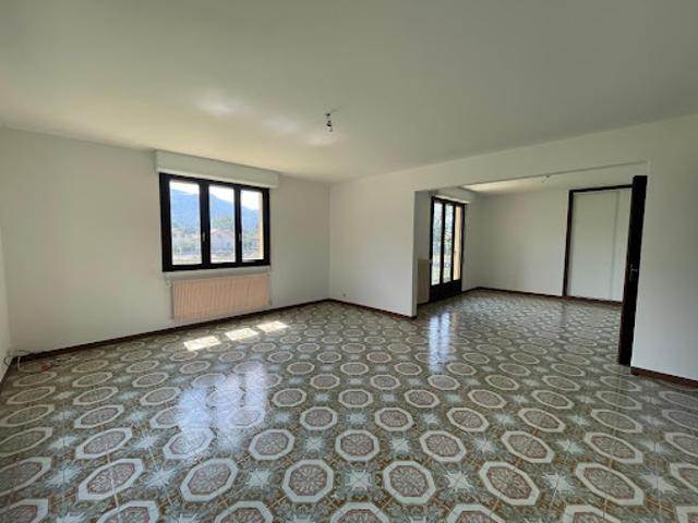 Location Appartement 4 pièces 111 m2 Cluses