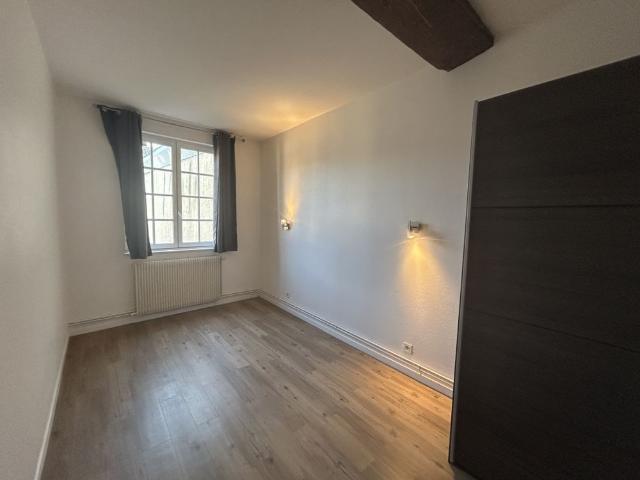 Location Appartement 4 pièces 111m² TROYES 10000