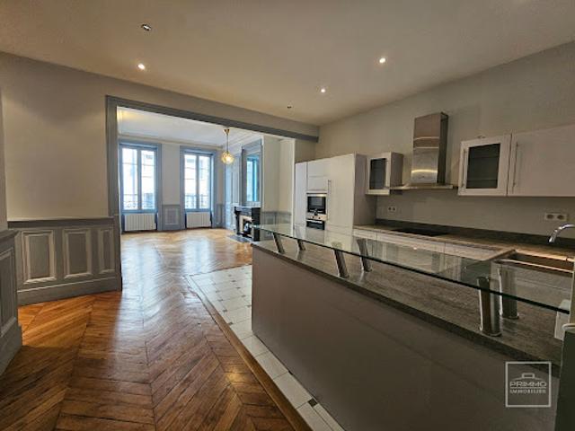 Location Appartement 4 pièces 112.51 m2 Lyon 6ème