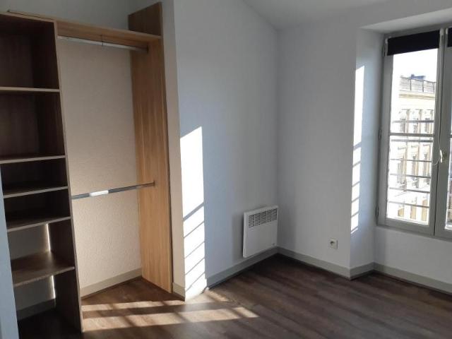 Location Appartement 4 pièces 113m² BORDEAUX 33000