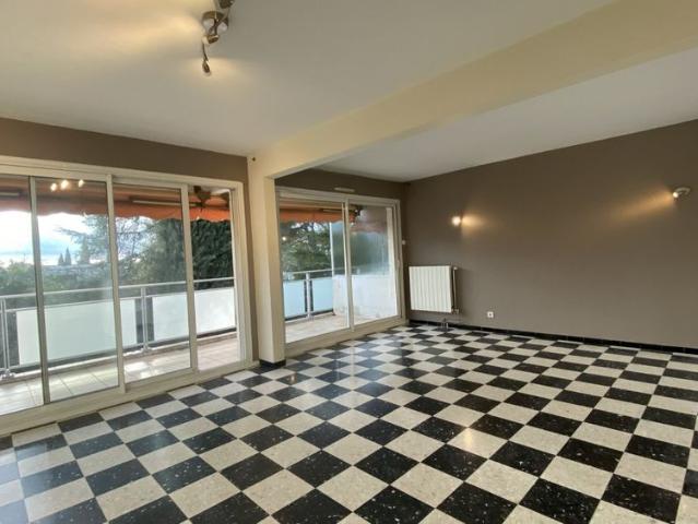 Location Appartement 4 pièces 114m² MONTPELLIER 34090
