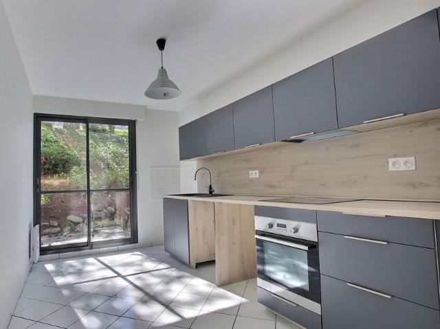 Location Appartement 4 pièces 114m² CHAMALIERES 63400