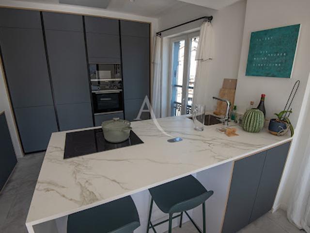 Location Appartement 5 pièces 115.3 m2 Nimes