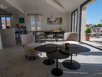 Location appartement 4 pièces, 115.30m², Nîmes