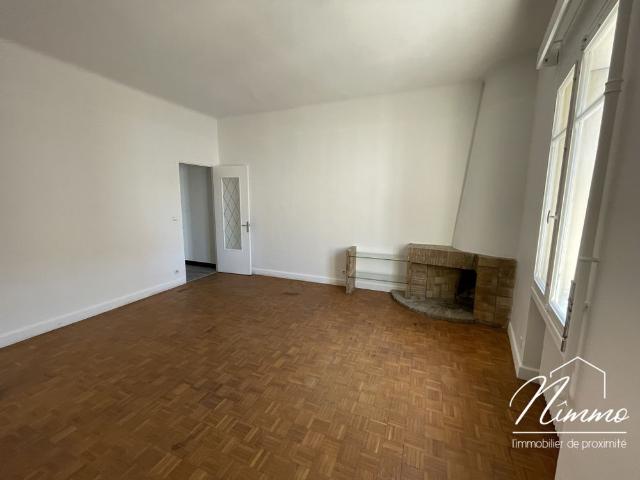 Location Appartement 4 pièces 115m² NIMES 30900