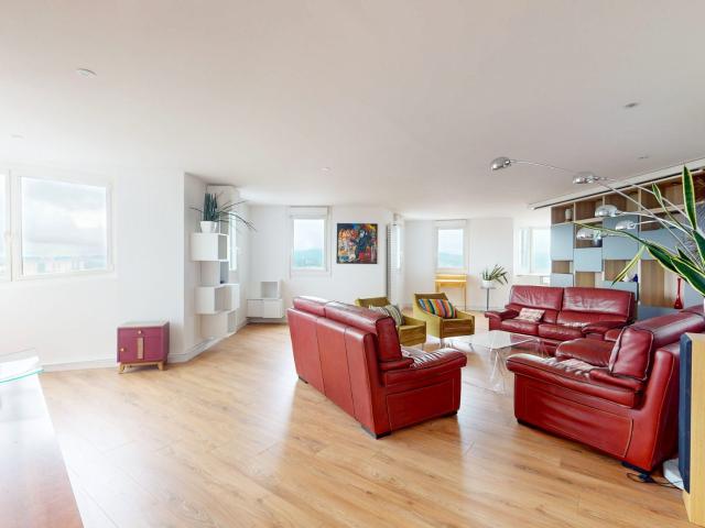 Location Appartement 4 pièces 115m² LYON 9ème