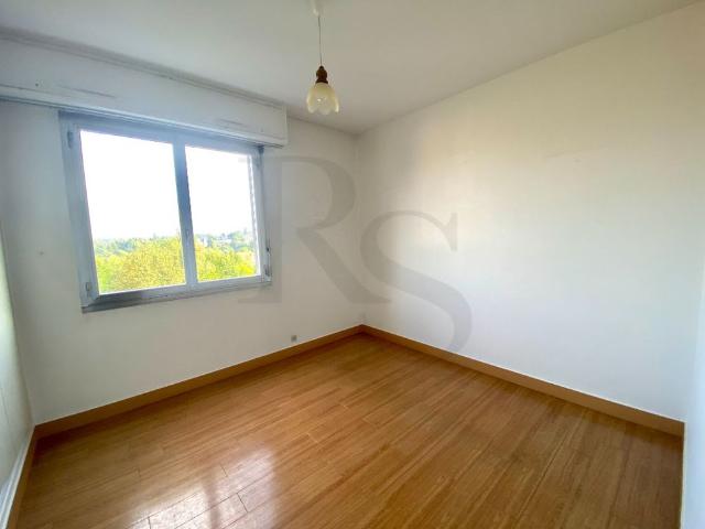 Location Appartement 4 pièces 115m²