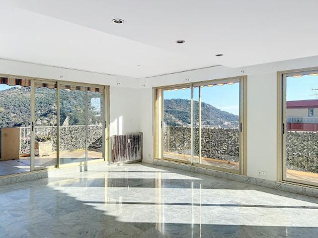 Location Appartement 4 pièces 118.48 m2 Nice