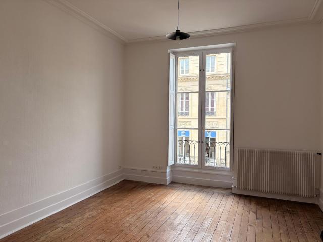 Location Appartement 4 pièces 120m² BORDEAUX 33000