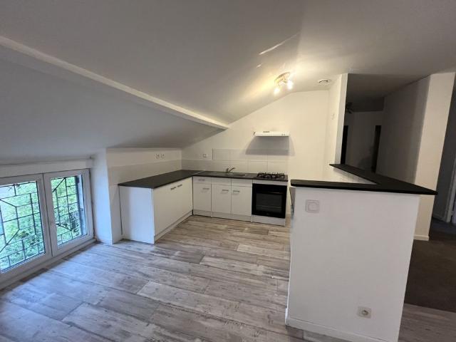 Location Appartement 4 pièces 120m²