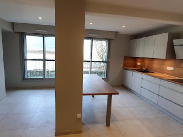 Location Appartement 4 pièces 121.82 m2 Rodez