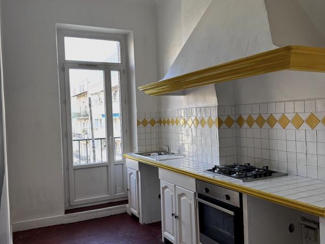 Location Appartement 4 pièces 122m² MARSEILLE 8ème
