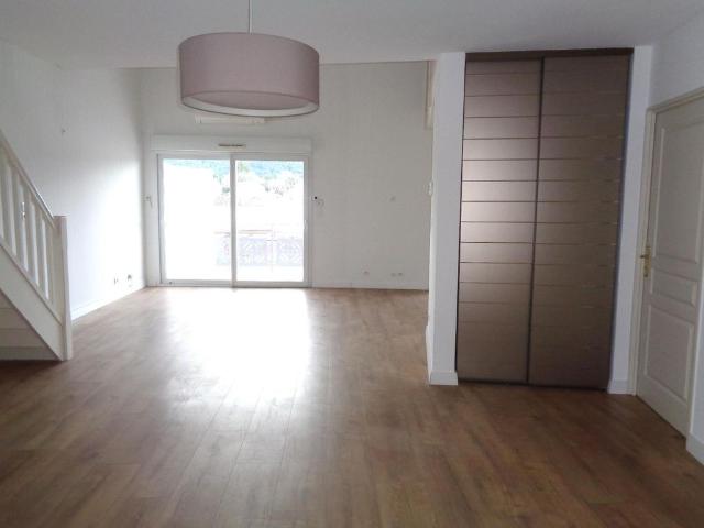 Location Appartement 4 pièces 125m² DRAGUIGNAN 83300