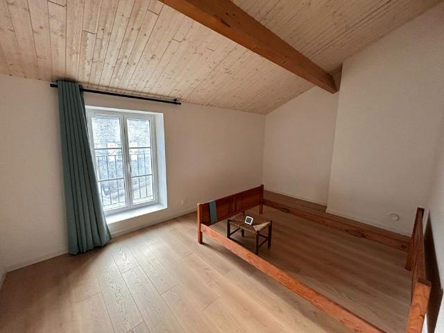 Location appartement 4 pièces, 135.00m², Aubigné sur Layon