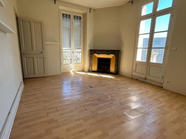 Location Appartement 4 pièces 135m² AVIGNON 84000