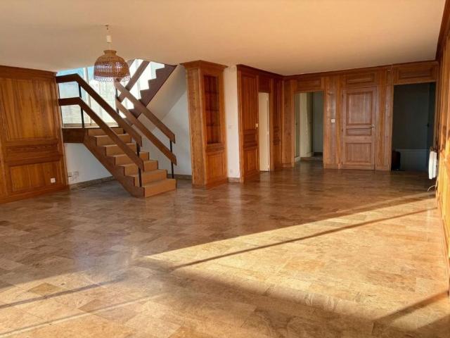 Location Appartement 4 pièces 137m² MONTPELLIER 34000