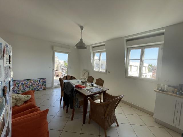 Location Appartement 4 pièces 139m² BORDEAUX 33000