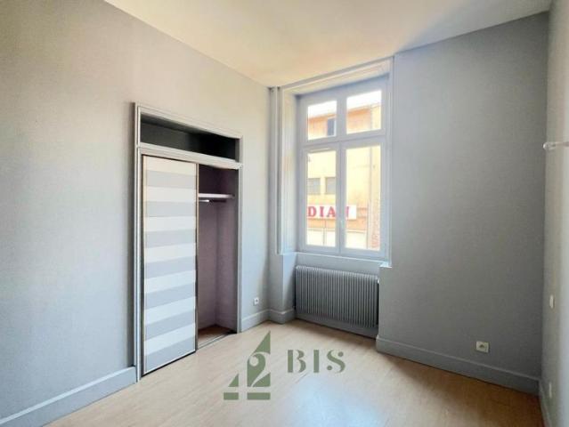 Location Appartement 4 pièces 140m² ROANNE 42300
