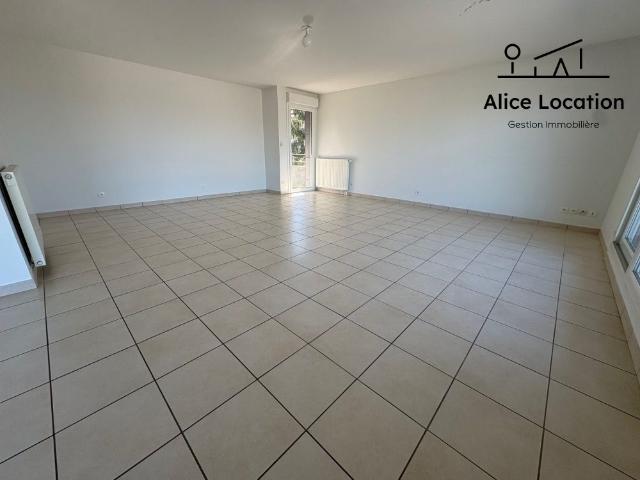 Location Appartement 4 pièces 149m² THONON LES BAINS 74200