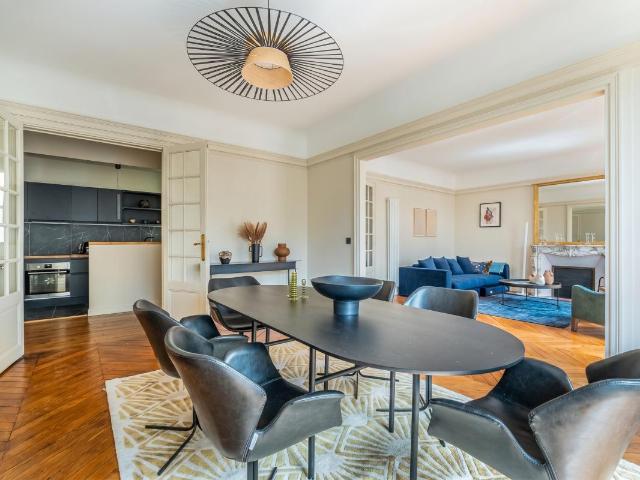 Location Appartement 4 pièces 151m² PARIS 3ème