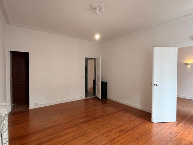 Location Appartement 4 pièces 152m²