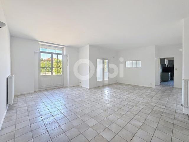 Location Appartement 4 pièces 157.27 m2 Humes Jorquenay