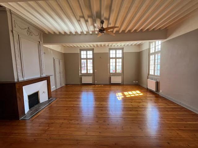 Location Appartement 4 pièces 162 m2 Caussade