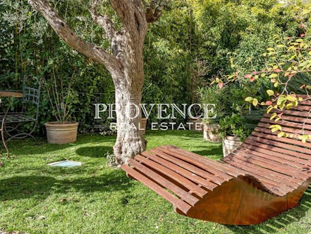 Location Appartement 4 pièces 165 m2 Marseille 8ème