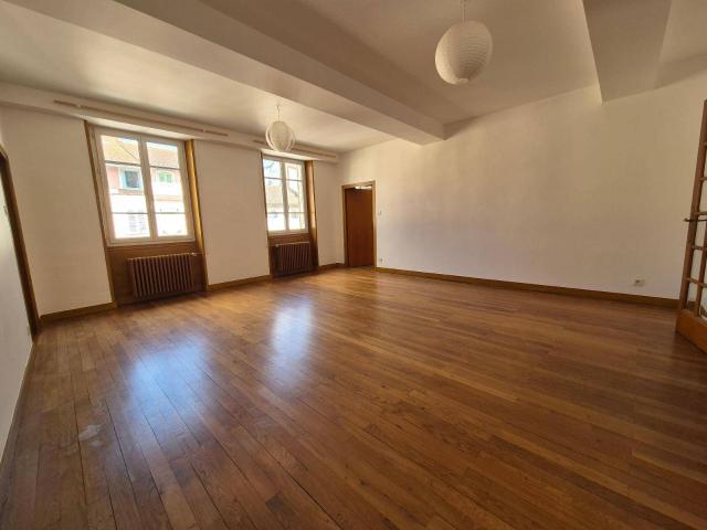 Location appartement 4 pièces 165 m² à Pont de Vaux 01190 4 695 €
