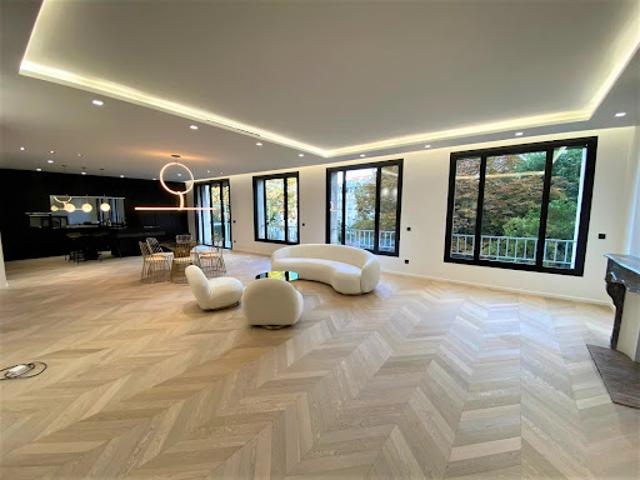 Location Appartement 4 pièces 195 m2 Marseille 8ème