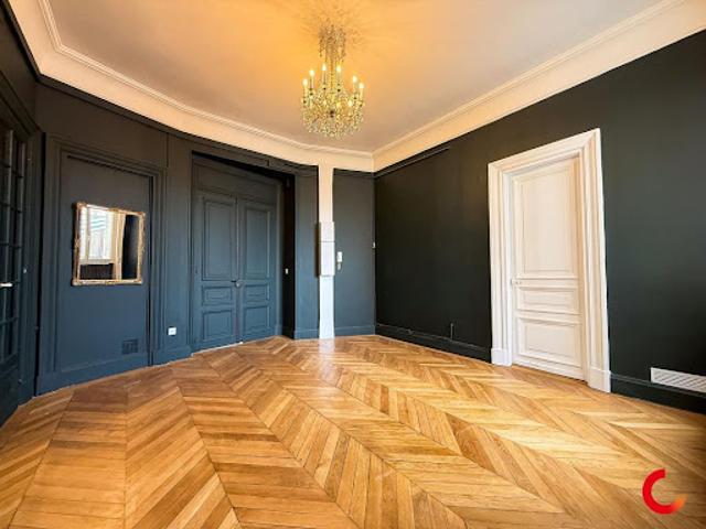 Location Appartement 4 pièces 247.78 m2 Peronne