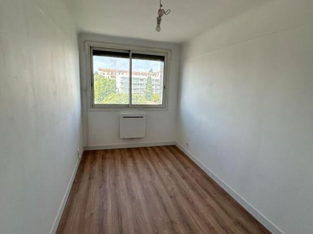 Location appartement, 4 pièces, 3 chambres, surface 71m²