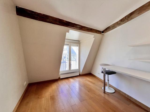 Location appartement 4 pièces à 75001 Paris  réf:LA75001DUF43 52189. | AROBAZIMMO