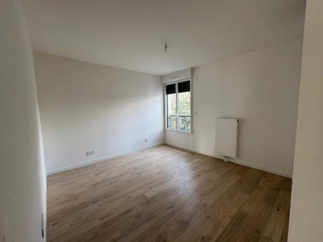 Location appartement 4 pièces à 92150 Suresnes  réf:LF92150LAT81Q1P101B 53845. | AROBAZIMMO