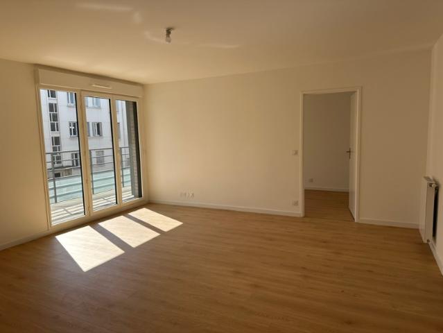 Location appartement 4 pièces à 92210 Saint Cloud  réf:LF92210SEN89Q1P213B 53985. | AROBAZIMMO