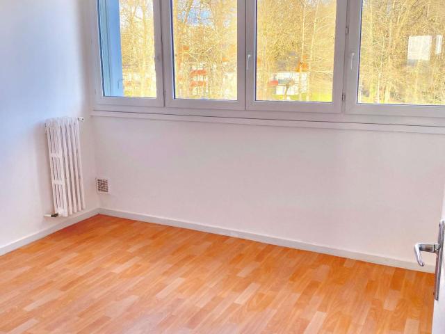 Location appartement 4 pièces Allonnes 72