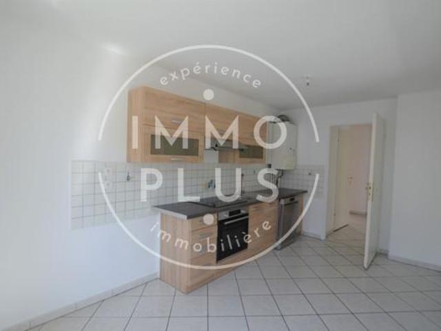 Location Appartement 4 pièces + cuisine 88 m² 1