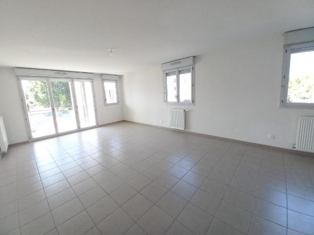 Location appartement 4 pièces GRENOBLE 86m² à 920.19€/mois CDC Habitat