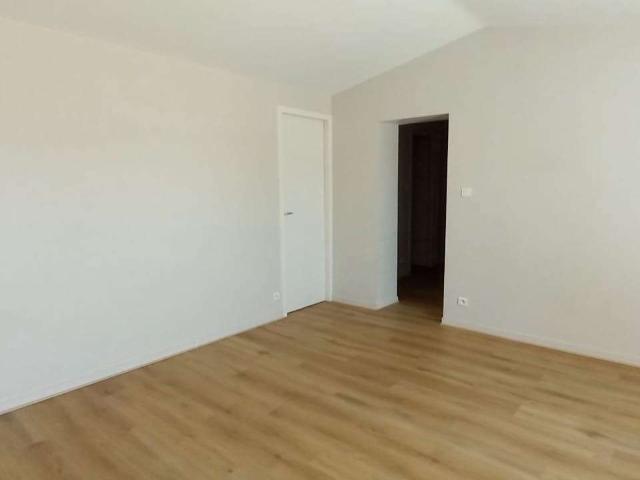 Location appartement 4 pièces La Roche Sur Yon Centre Ville 85