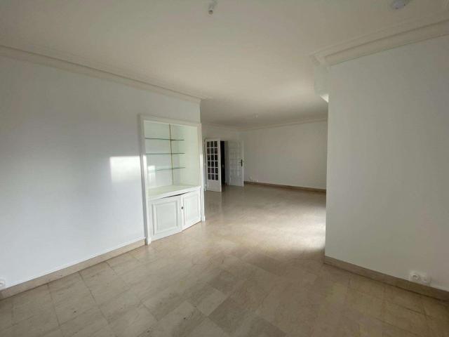 Location appartement 4 pièces Laval Centre Ville Préfecture 53