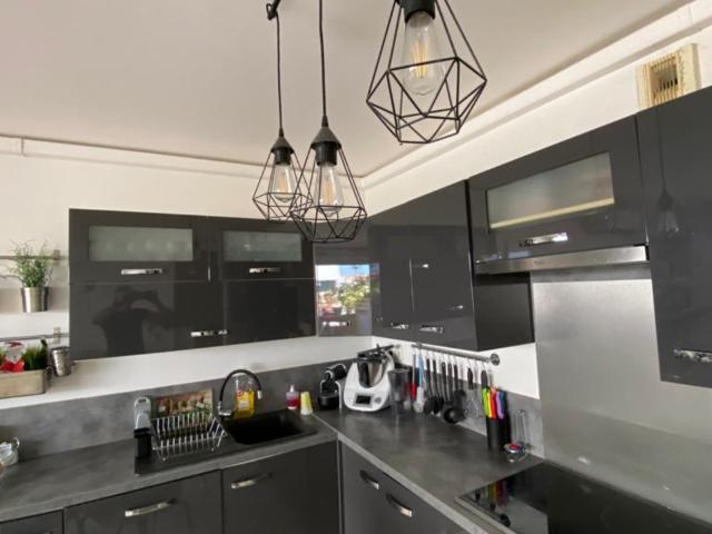 Location appartement 4 pièces Marseille 06 13006 869314