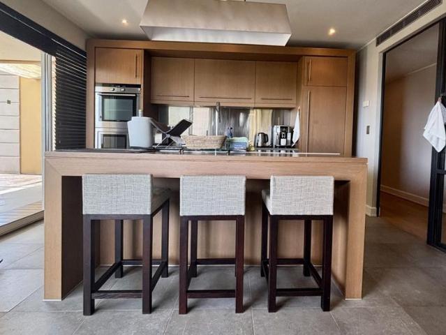 Location Appartement 4 pièces Meublé 107m² CANNES 06400