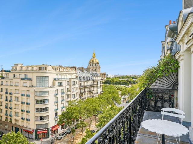 Location Appartement 4 pièces Meublé 80m² PARIS 7ème