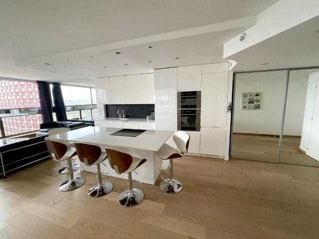 Location Appartement 4 pièces Meublé 95m² PARIS 15ème