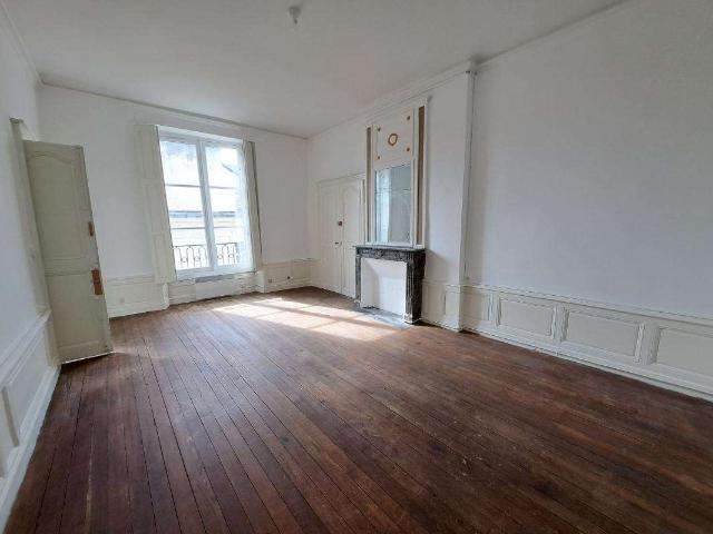Location appartement 4 pièces Nantes Centre Ville 44